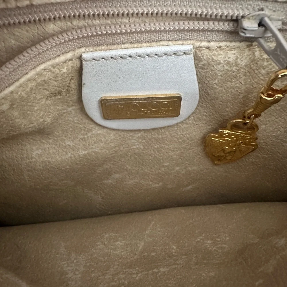 Gucci White Leather Shoulder Bag with Adjustable Strap - Picture 12 of 13